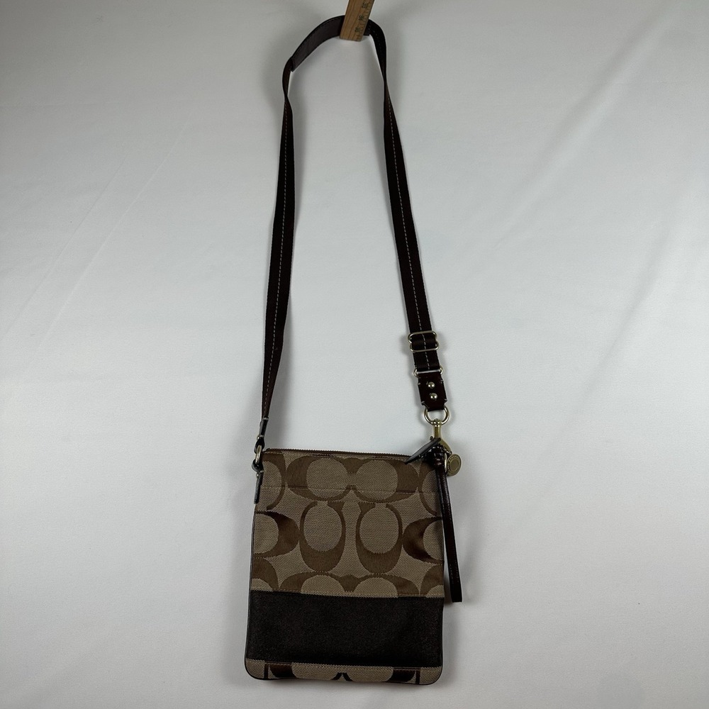 Coach Signature Swingpack Crossbody Shoulder Handbag Purse Gold Hardware